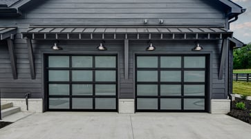 Clopay VertiStack Avante